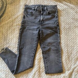 Gray High-Waisted Jeans